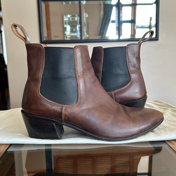 John Fluevog Shoes - Size 9.5 John Fluevog leather ankle boots